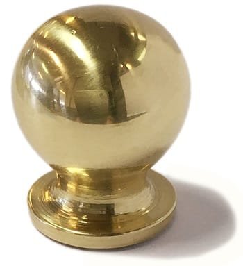 Bouton de Meuble en forme de boule en Laiton Non Verni Patiné de 15 mm de diamètre. Sa couleur est dorée