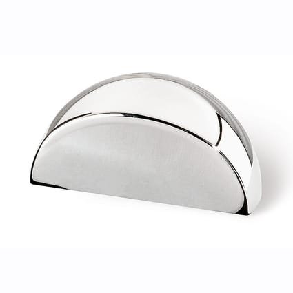 Bouton de Meuble de 32 mm diamètre en finition Chrome Brillant Poli. Sa couleur est argentée, sa forme est demi-circulaire