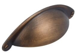 Poignée de Meuble Coquille – 64mm d’Entraxe – Laiton Vieilli/Noir (Lot de 2)